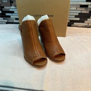 Lucky Brand peep toe and open back shoe